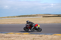 anglesey-no-limits-trackday;anglesey-photographs;anglesey-trackday-photographs;enduro-digital-images;event-digital-images;eventdigitalimages;no-limits-trackdays;peter-wileman-photography;racing-digital-images;trac-mon;trackday-digital-images;trackday-photos;ty-croes